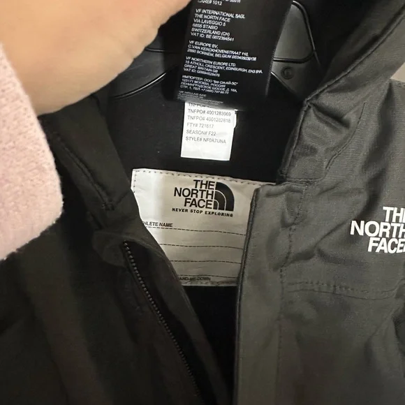 The north face snowsuit - Picture 4 of 7